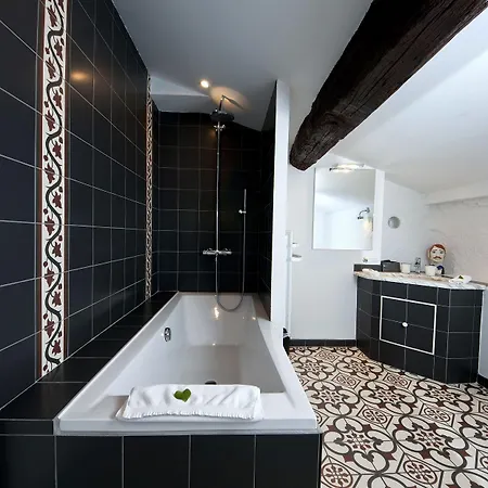 Otel Casa9 Thuir